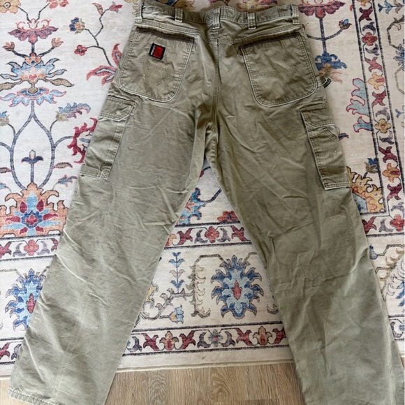 Wrangler Men's Khaki Cargo Pants - Picture 6 of 7